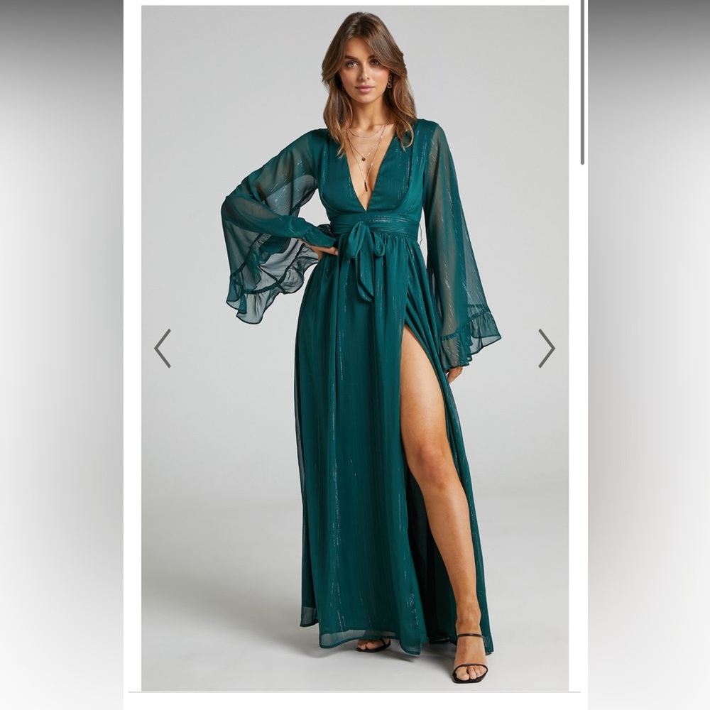 DANGEROUS WOMAN MAXI DRESS - PLUNGE THIGH SPLIT DRESS IN EMERALD
